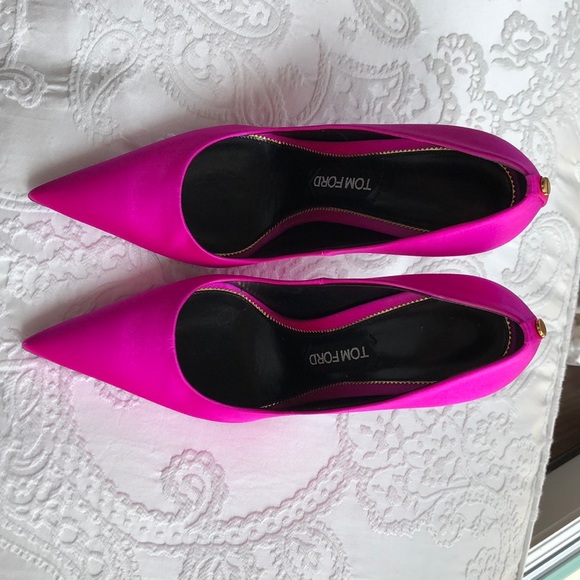 Tom Ford Hot Pink Satin Pumps - Picture 7 of 9